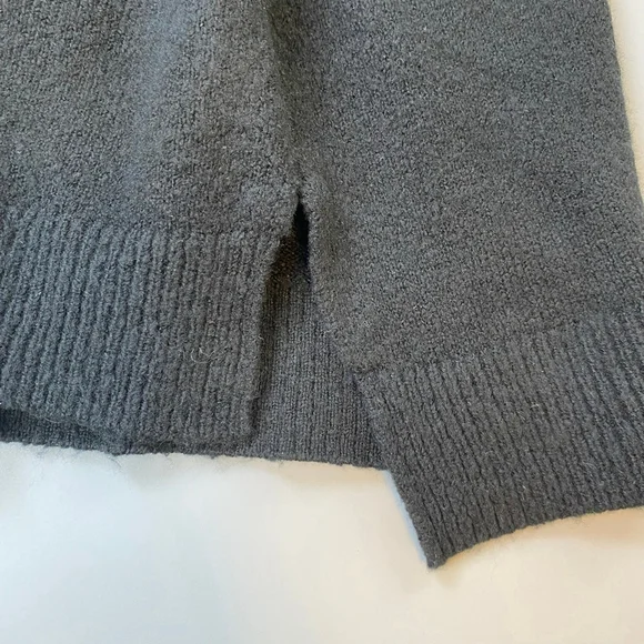 Women's Love & Legend Black & White Unicorn Crew Neck Sweater Plus 1X Fuzzy Soft - Picture 6 of 13